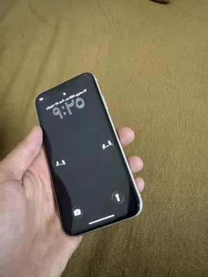ايفون 11 ابيض