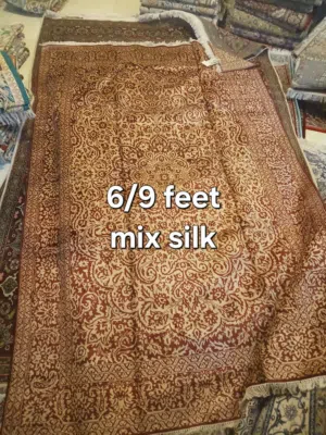 Variety of Mix silk carpets with negotiable price in Fahaheel, Kuwait