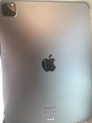 iPad Pro 11 (2022 M2) للبيع  - الحجم: 11 إنش   - السعة: 128GB   - WiFi   - الحالة: ممتاز جداً (نظيف)