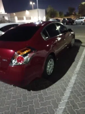 نيسان التيما 2009 مرخصه تواير جديده حاله ممتازه مواصفات امريكيه