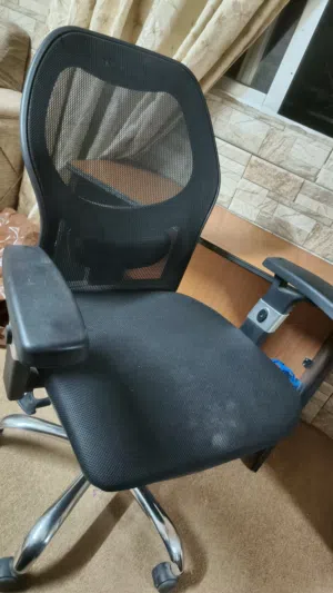 كرسي شبك ايطالي ومعكتب