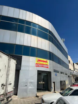 فرصة استثمارية ذهبية في مجمع البيادر بسعر مغري