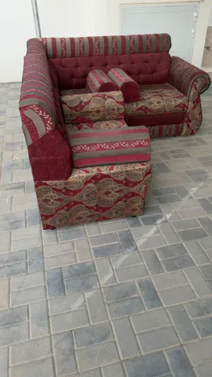 كنبات لجلسة المعيشة
