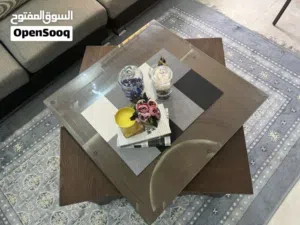 طاولة وسط و4 خدمة