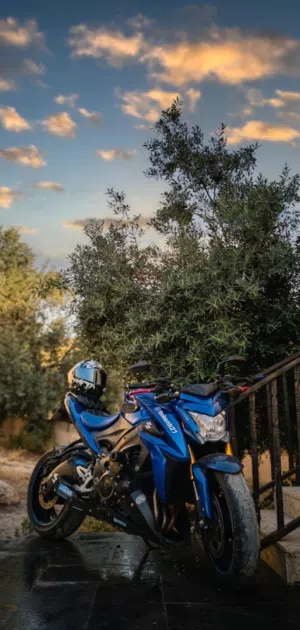 SUZUKI GSX S1000. اكسبوا الصلاة على النبي  MODEL 2016  للبيع بسعر مغري جدا كوشوك امامي وخلفي جديد وو