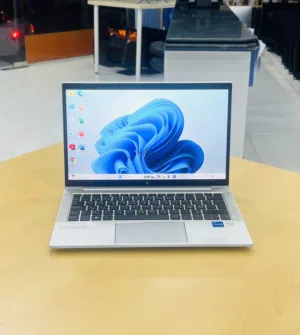 Hp EliteBook 830 G8 i5 11th Gen Ram 8GB SSD 256GB Screen 13.3” Windows 11 pro