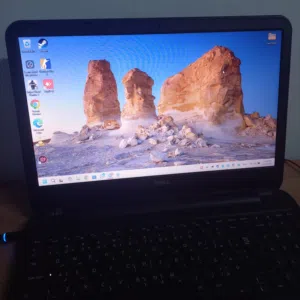لابتوب ديل dell بحالة ممتازة بطارية بحالة ممتازة i5 كور اي 5 الجيل الثالث رام 8 جيجا تخزين Ssd 256