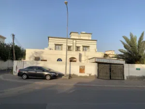 بيت للبيع في الحيل الشمالية