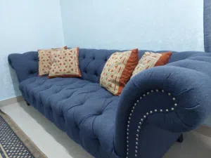 بسعر مغري 10 ريال كنبة شبة جديدة ونضيفة البيع لدواعي السفر