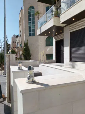 شقة أرضية مميزة 175م بتشطيبات راقية وسعر مميز في أجمل مناطق أم أذينة / ref 9744