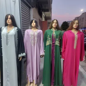 منتجات محل تجاري بالكامل (نساء اطفال رضع)