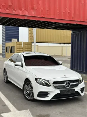 Sedan Mercedes Benz in Muscat