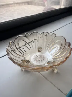 Vintage Amber Floral Glass Serving Bowl وعاء زجاجي كهرماني بنقشة زهرية أنيقة
