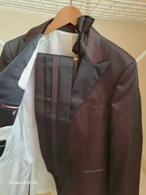 بدلة رسمية تركيه ثلاث قطع ماركة Ceremony . اقراء الوصف مهم