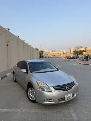 التيما 2011 نظيفة استخدام حرمه للبيع