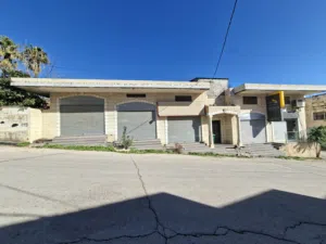 محلات تجارية للايجار في يعبد في موقع استراتيجي