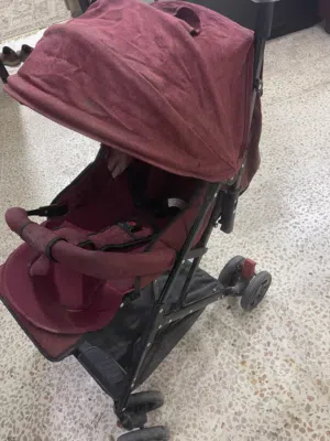 عربة أطفال بحالة ممتازة