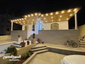 منزل لقطه للبيع شبه فيلا بسعر مغري في السخنة