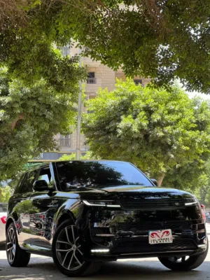 SUV Land Rover in Giza