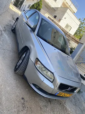 used-volvo-s-40-in-ramallah-and-al-bireh