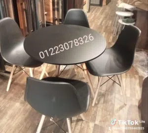 كراسي وطاولات كافيهات