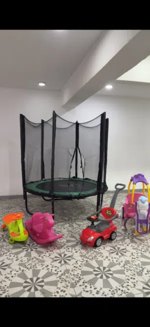 للبيع نقازيه مع 3 العاب