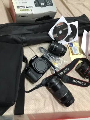 كاميرا كانون 600D شبه جديده