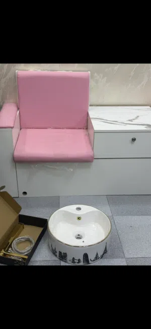 للبيع طقم تجهيز صالون تجميل / بديكير