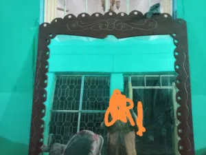مرأه لبيع داخل مدني