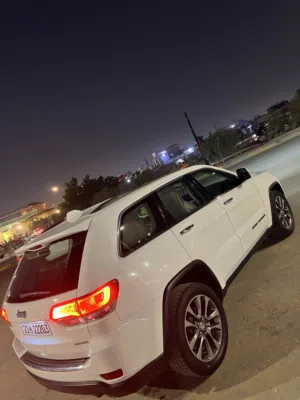 للبيع جيب 2018 خليجي
