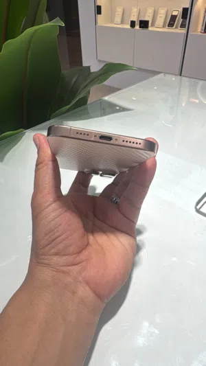 Iphone 16 pro max 256 giga , battery 93% b