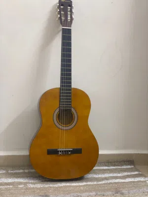 جيتار مورينو للبيع   Guitar moreno —> model: MCG20 جديد مش مستخدم مع شنتة مور