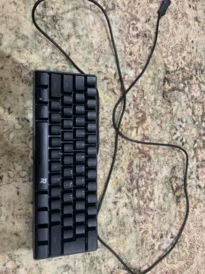 لوحة مفاتيح للقيمينق مع ألوان RGB جودة فنانة استعمال أسبوعين.