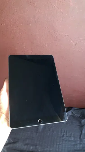 Apple iPad 8 64 GB in Amman