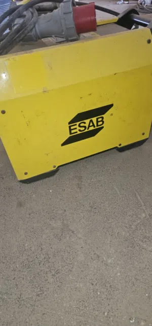 ماكينة لحام ESAB