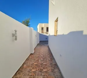 5 Bedrooms . 5+ Bathrooms . 225 m22
