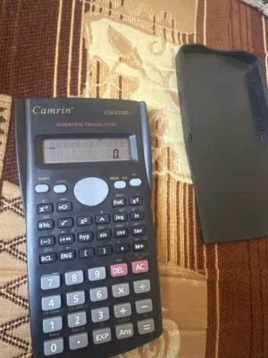 للبيع آلة حاسبة علمية Camrin CM-82MS-1  آلة حاسبة علمية بحالة جيدة جدًا