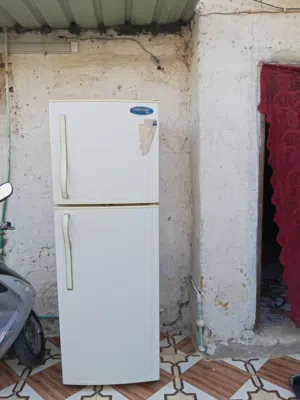 ثلاجة للبيع