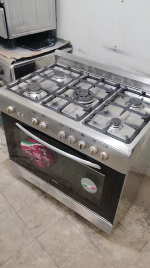 نبيع طباخ 5 شعله مقاس 60 في 90 اشعال ذاتي ماركه بوش ايطالي
