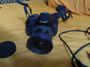 Canon 600d كاميرا كانون للبيع سعر حريقا