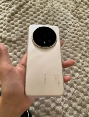 honor magic 8 pro 512GB / 12GB اخو الجديد لون بيجي مع كل الملحقات شوف الوصف مهم