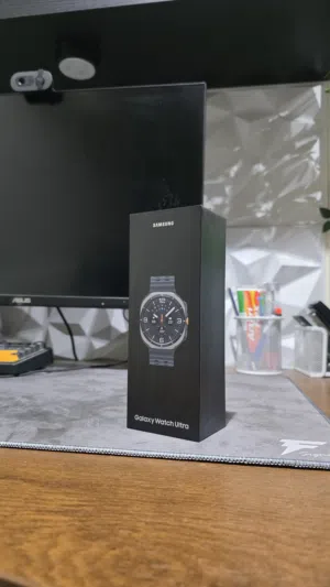 Samsung Galaxy Watch Ultra (2025) - 47mm LTE - Excellent condition