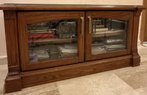 خزانة تلفاز لاتيه للبيع