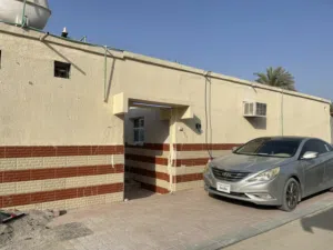 بيت أرضي نظيف للإيجار في الشارقة