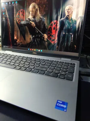 لابتوب DELL نضام وندوز 11 برو