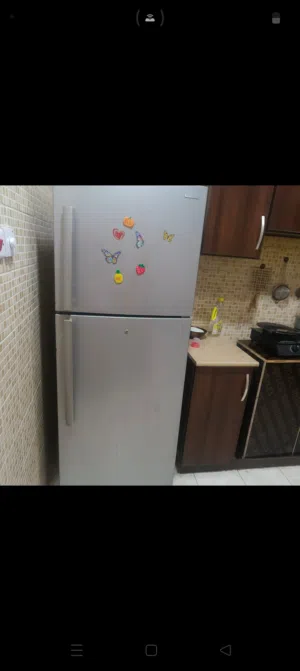 Samsung full size fridge. Ideal for