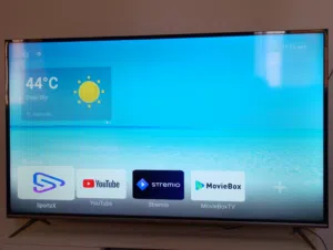 شاشة من TCL