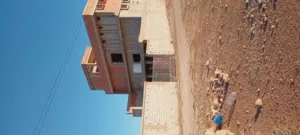عقار يصلح مدرسة أو جامعة أو شركة أو مول