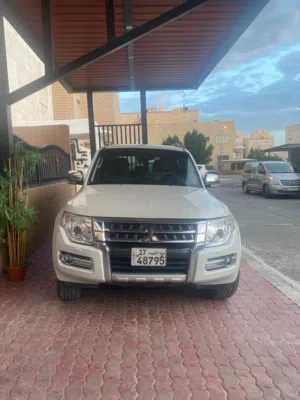 باجيرو 2020 ابيض محرك 3.8L النسخة الذهبية