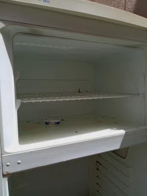 ثلاجه فستيل باب اول نظيفه مال بيت